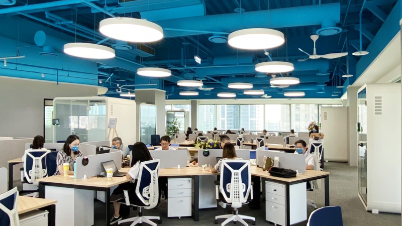 透過高雄據點的「AUO解決方案研發中心」建置，期強化南部人才的延攬及培育